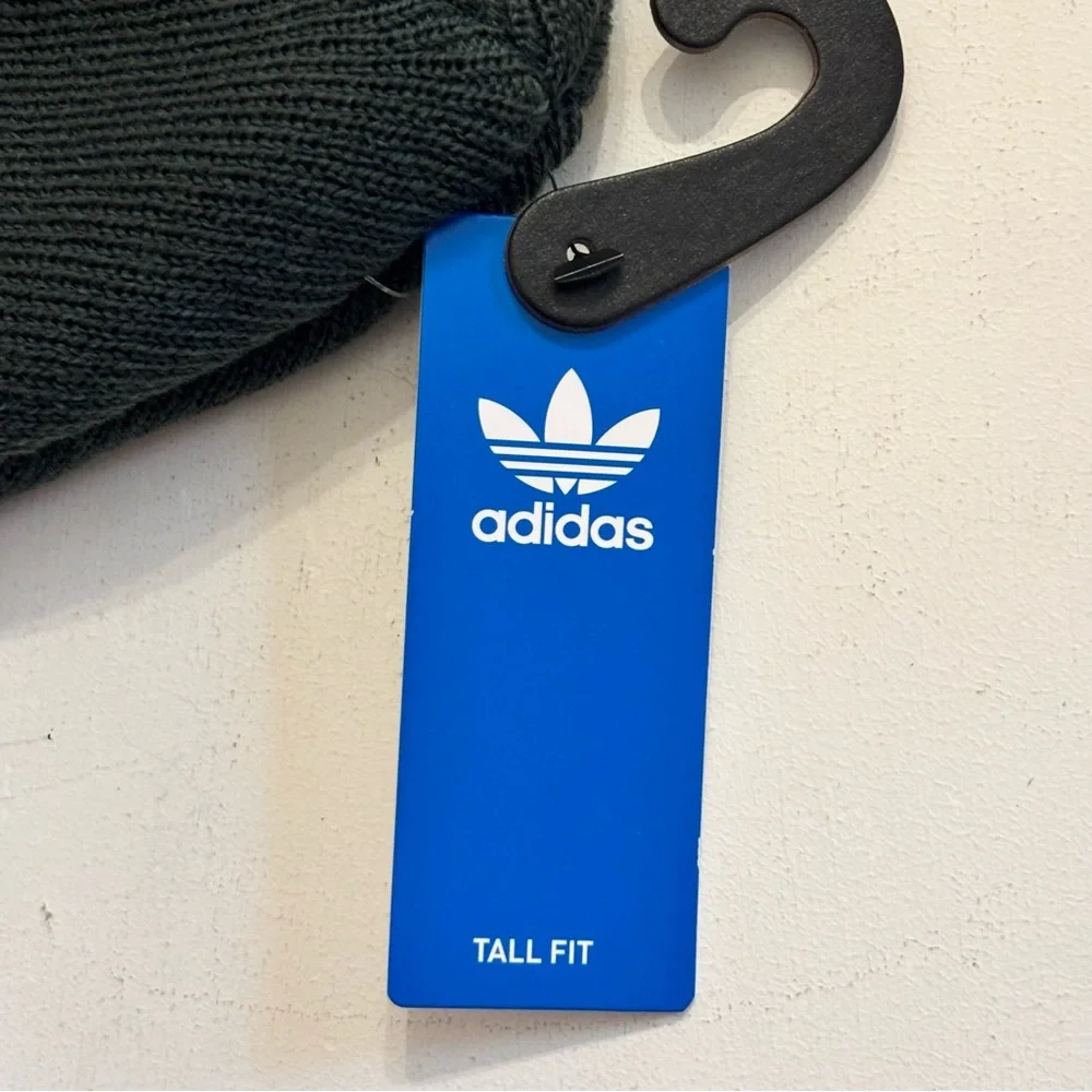ADIDAS UNISEX ORIGINALS TALL UTILITY BEANIE MINERAL GREEN/WHITE NEW‎